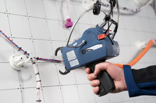 HellermannTyton - 102-00050 - Aufhängevorrichtung für automatisches Kabelbündelwerkzeug